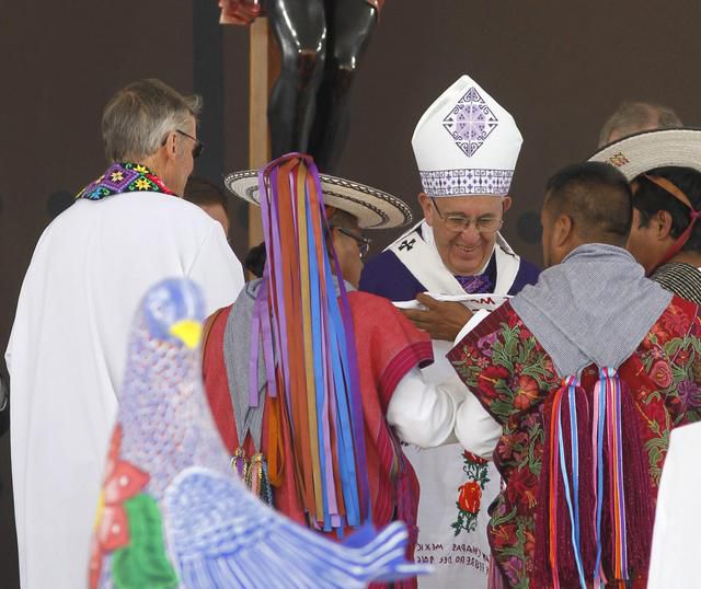 epa05162856 Pope Francis gives a mass for the indigenous communities of Mexico at the Municipal Sports Center of San Cristobal de las Casas in Chiapas, Mexico, 15 February 2016. Pope Francis denounced in his Mass the treatment of indigenous communities that have been 'stripped of their lands' and 'excluded from society'. The pontiff is in Mexico from 12 to 17 February as part of his tour, which will see him visiting six cities in four states. EPA/ULISES RUIZ BASURTO
