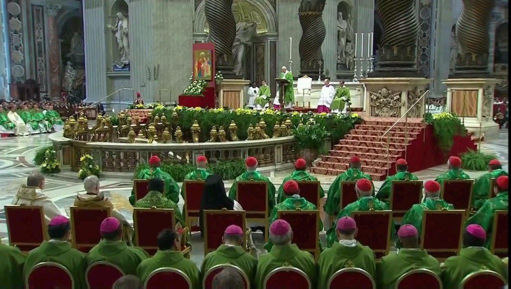 Thánh lễ khai mạc Thượng Hội Đồng Giám Mục Thế Giới vào tháng 10 năm 2015 tại Vatican