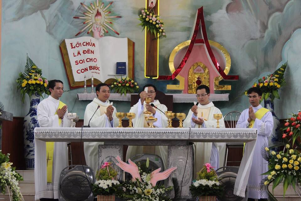 Linh mục Phêrô Trần Văn Hải sinh năm 1973. Khấn trong DCCT năm 2010