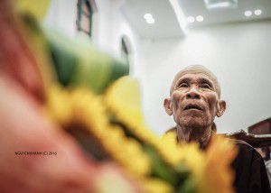 Ảnh chụp ông Trần Văn Thêm khi đang nghe lời xin lỗi từ phía cơ quan tố tụng. 