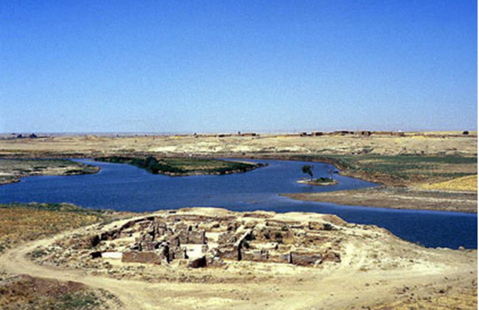 (Ảnh chụp các phế tích bên dòng sông Kebah – Chebar, một nhánh nhỏ của sông Euphrates, xưa thuộc Đế Quốc Babylon, nay thuộc nước Iraq)