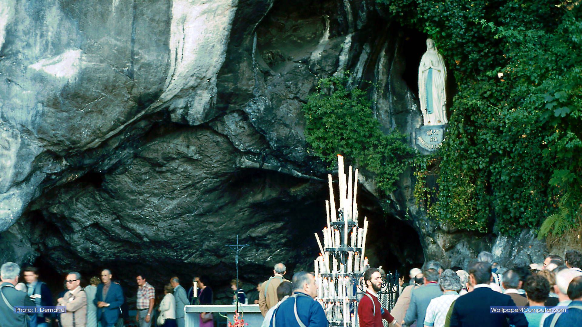The Sanctuaries of Lourdes. Photo: (c)1980 T. Demand, Wallpaper: 2011 T. Demand, Wpic This wallpaper is free to be used as a desktop wallpaper on your computer. Any other usage, publication, distribution is not allowed.