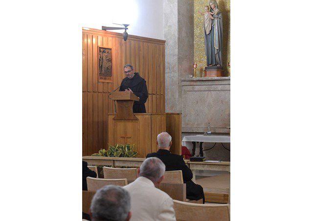 Cha Michelini giảng tĩnh tâm cho Đức Thánh Cha và giáo triều Roma