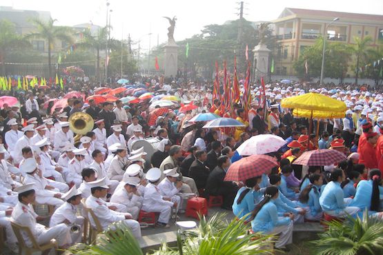 Người Công giáo tham dự lễ năm thánh giáo phận Thái Bình tại nhà thờ Chính tòa Thánh Tâm năm 2009. Đến ngày 31-12-2015, Việt Nam có chừng 6,7 triệu người Công giáo. Ảnh: Peter Nguyễn