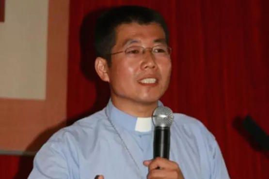 Công an Trung Quốc bắt giam cha Fei Jisheng thuộc giáo phận Liêu Ninh 6 tháng nay. Vị linh mục bị đem ra xét xử nhưng tòa không tuyên án. Ảnh: ucanews.com