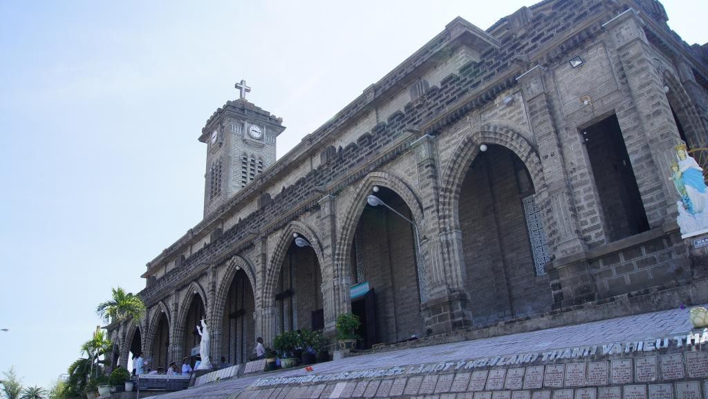Nhà thờ chính tòa Kitô Vua, còn gọi là Nhà thờ Núi, tại thành phố Nha Trang.
