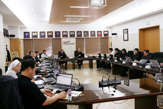 Giới chức giáo hội thảo luận quan hệ trong tương lai của hai miền Triều Tiên tại buổi họp được tổ chức hôm 18-5 ở Seoul. Ảnh: The Catholic Times of Korea